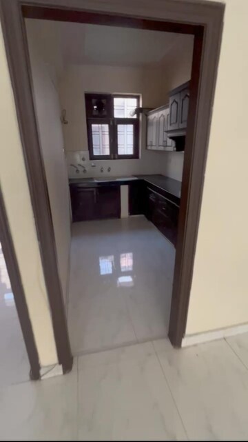 Kitchen in 2 BHK Builder Floor at Sector 40 – for Rent