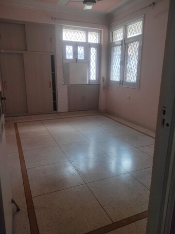 Room in 2 BHK Apartment at Sector 3 Dwarka – for Rent