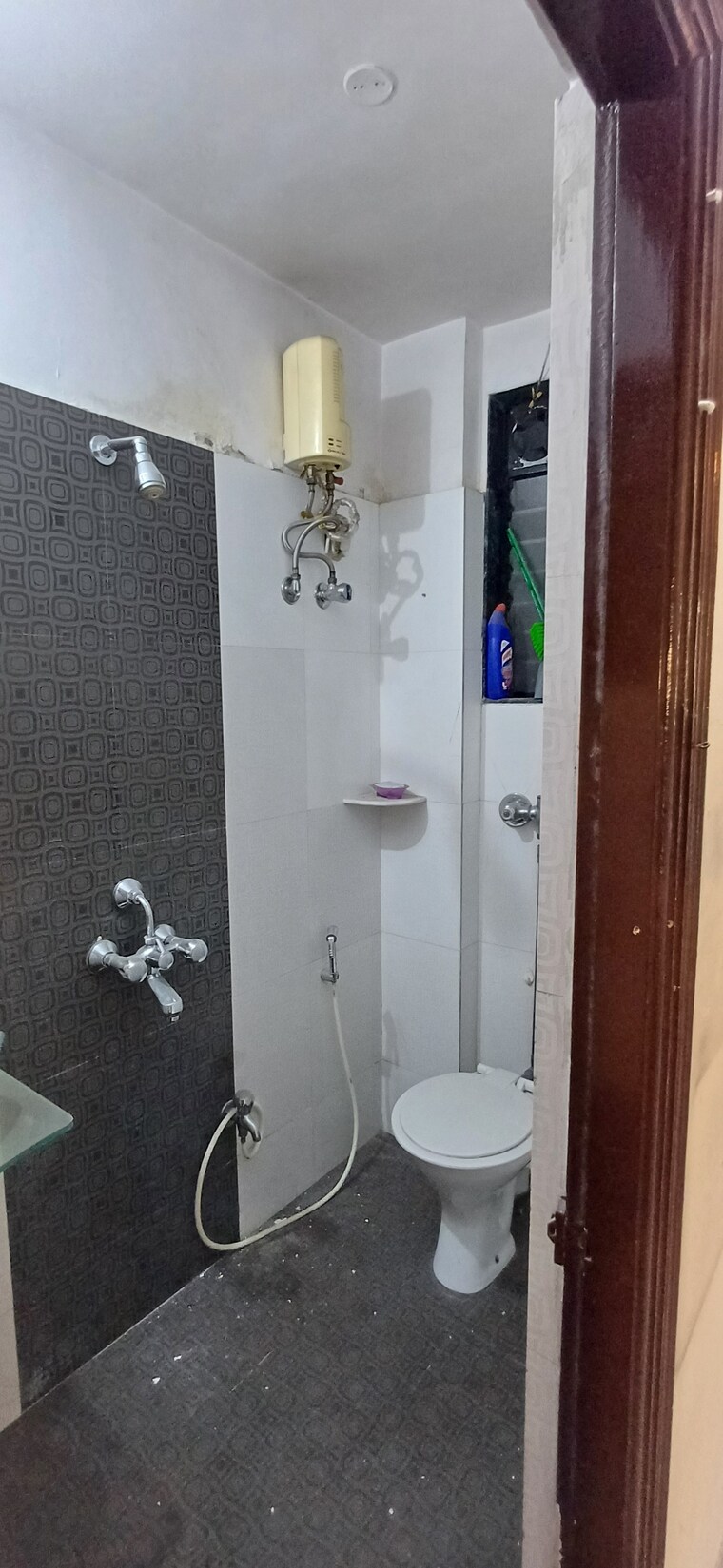 Attached Bathroom, om-chs-powai 2.5 Bedroom 900 Sq.Ft. Apartment In Powai Mumbai 8326817