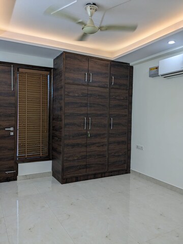 Room in 2 BHK Apartment at DLH Metroview, Andheri West – for Sale