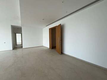 Room in 5 BHK Apartment at Rustomjee Crown, Prabhadevi – for Rent