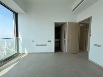 Room in 5 BHK Apartment at Rustomjee Crown, Prabhadevi – for Rent