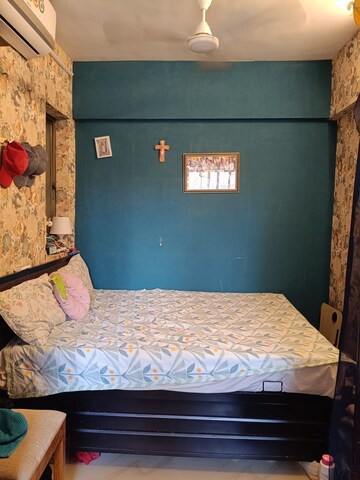 Bedroom in 1 RK Apartment at Khar West – for Rent