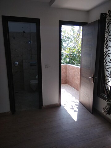 Room in 2 BHK Apartment at Dhruv Mamata CHSL, Vile Parle East – for Sale