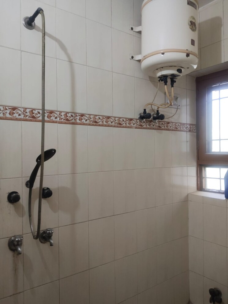 Bathroom, indraprastha 2 Bedroom 1200 Sq.Ft. Apartment In Indraprastha Delhi 8327026