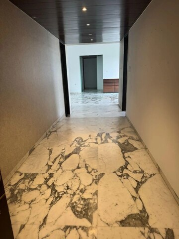 Room in 3 BHK Apartment at Lodha Bellissimo, Mahalaxmi – for Rent