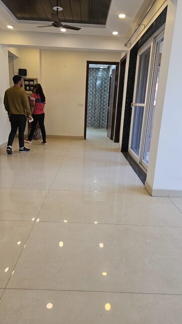 Room in 3 BHK Apartment at Sector 3 Dwarka – for Rent
