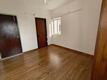 Room in 2.5 BHK Apartment at Ambience Courtyard, Manikonda – for Rent