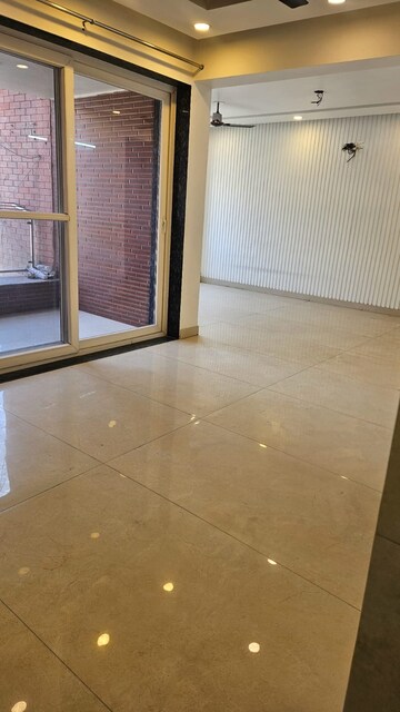 Room in 3 BHK Apartment at Sector 3 Dwarka – for Rent