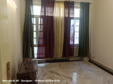 Room in 2 BHK Builder Floor at Ansal Sushant Lok I, Sector 43 – for Rent