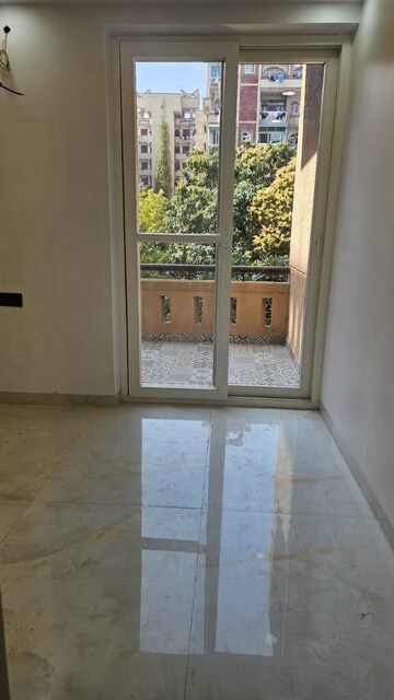 Room in 3 BHK Apartment at Sector 3 Dwarka – for Rent