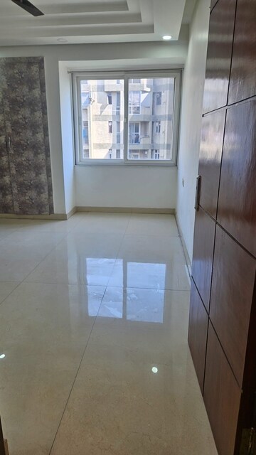 Room in 3 BHK Apartment at Sector 3 Dwarka – for Rent