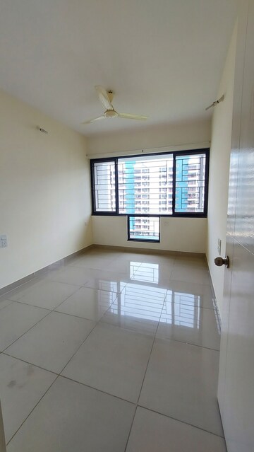 Room in 2.5 BHK Apartment at Nanded City Madhuvanti, Sinhagad Road – for Sale