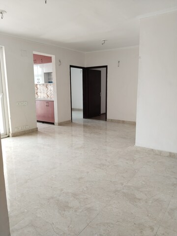 Room in 2.5 BHK Apartment at Amrapali Leisure Park, Amrapali Leisure Valley – for Rent