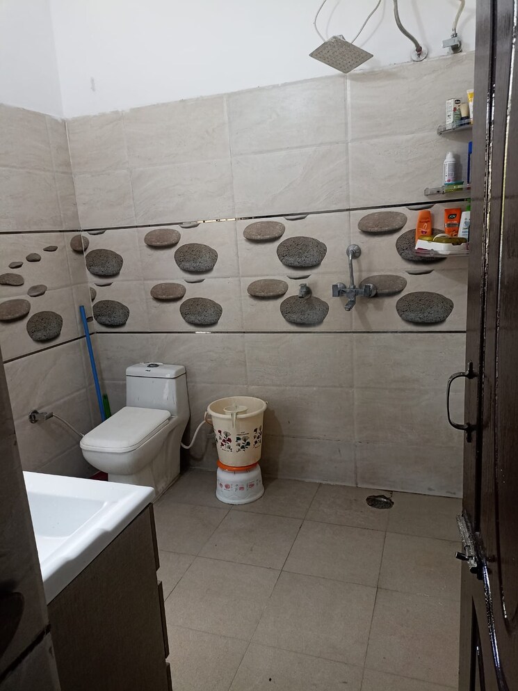 Bathroom, ms-enclave-zirakpur 3 Bedroom 1850 Sq.Ft. Builder Floor In Dhakoli Zirakpur 8327249