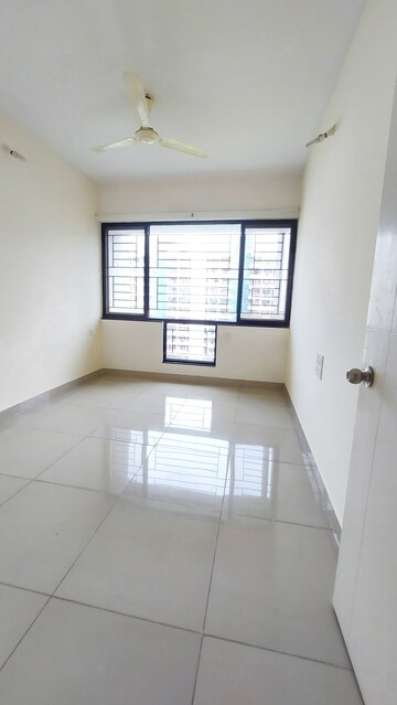 Room in 2.5 BHK Apartment at Nanded City Madhuvanti, Sinhagad Road – for Sale
