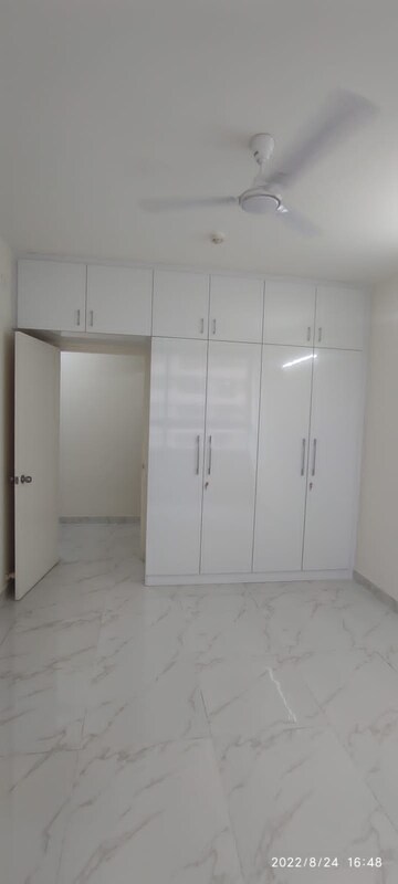 2 BHK Apartment For Rent in Mantri Lithos, Thanisandra