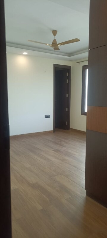 Room in 4 BHK Builder Floor at Sector 19, Dwarka – for Rent