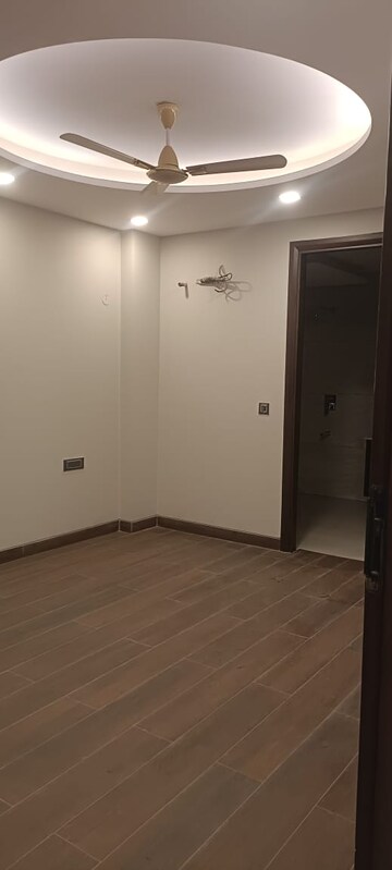Room in 4 BHK Builder Floor at Sector 19, Dwarka – for Rent