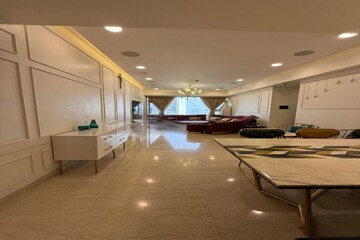 Parking in 3 BHK Apartment at Lodha The Park, Worli – for Rent