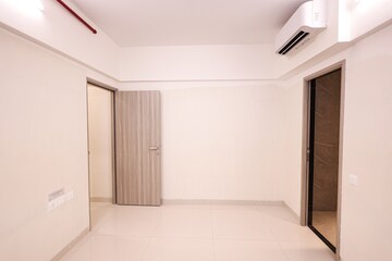 Room in 2 BHK Apartment at Rustomjee Uptown Urbania, Majiwada – for Sale