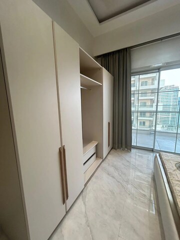 Room in 3 BHK Apartment at Indiabulls Sky Forest, Lower Parel – for Rent