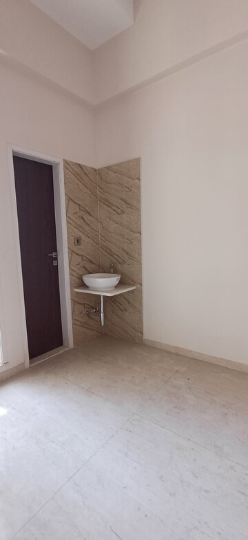 Furnished Amenities in 3 BHK Apartment at Shree Krishna Kunj, Matunga – for Rent