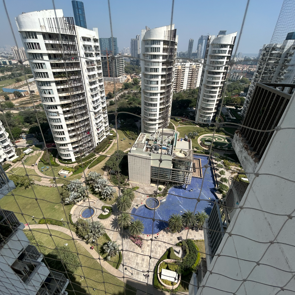 3.5 BHK + Servant Room Apartment For Sale in Emaar The Palm Drive-The Premier Terraces