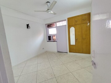 Room in 3 BHK Apartment at Sector 22 Dwarka – for Rent