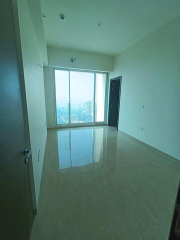 Room in 3 BHK Apartment at Raheja Imperia, Worli – for Rent
