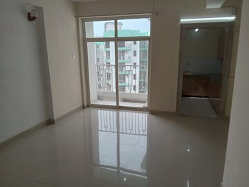 Room in 2 BHK Apartment at Proview Officer City 2, Raj Nagar Extension – for Rent