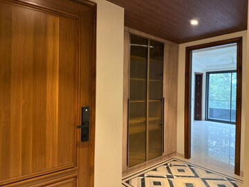 Room in 2 BHK Apartment at Kurla East – for Sale