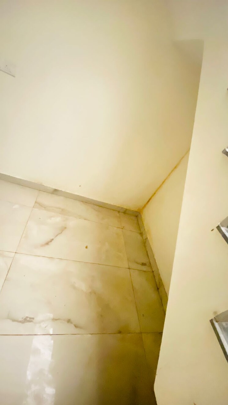 undefined, dlf-hyde-park Commercial Shop 33 Sq.Yd. In South Mullanpur Chandigarh 8327654