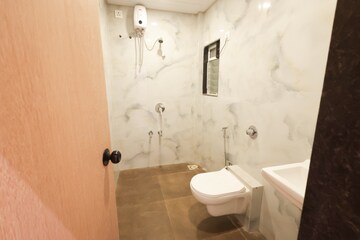 Bathroom in 2 BHK Apartment at Samrin Heritage, Panch Pakhadi – for Sale