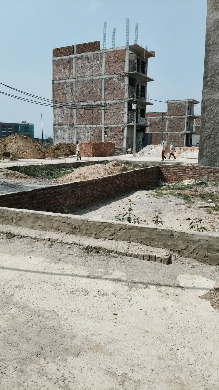 undefined, upsidc site b  80 Sq.Yd. Plot In Upsidc Site B Greater Noida 8327761