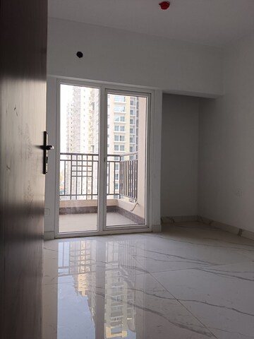 Room in 3 BHK Apartment at Ace Divino, Sector 1 Greater Noida – for Sale