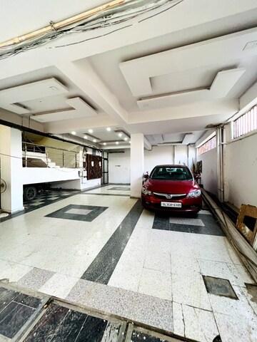 Parking in 3 BHK Builder Floor at Upsidc Site B – for Sale