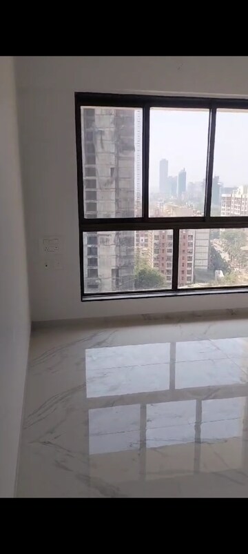 Room in 2 BHK Apartment at Anant Tara, Kandivali West – for Rent