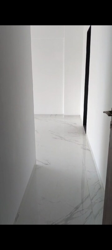 Room in 2 BHK Apartment at Anant Tara, Kandivali West – for Rent