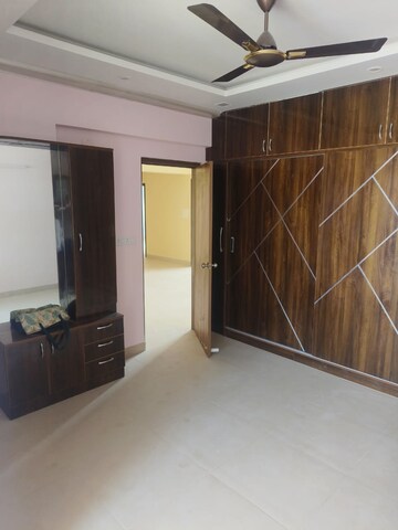 Room in 4 BHK Apartment at Krishnarajapuram – for Rent