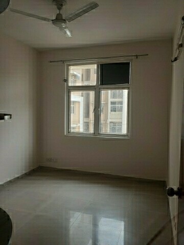 Room in 3 BHK Apartment at Mahagun Mywoods, Sector 16c Greater Noida – for Rent