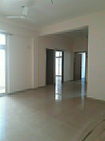 Room in 3 BHK Apartment at Mahagun Mywoods, Sector 16c Greater Noida – for Rent