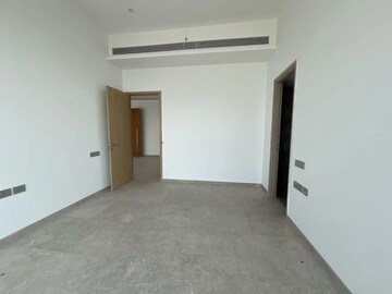 Room in 4 BHK Apartment at Rustomjee Crown, Prabhadevi – for Rent