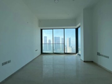 Room in 4 BHK Apartment at Rustomjee Crown, Prabhadevi – for Rent