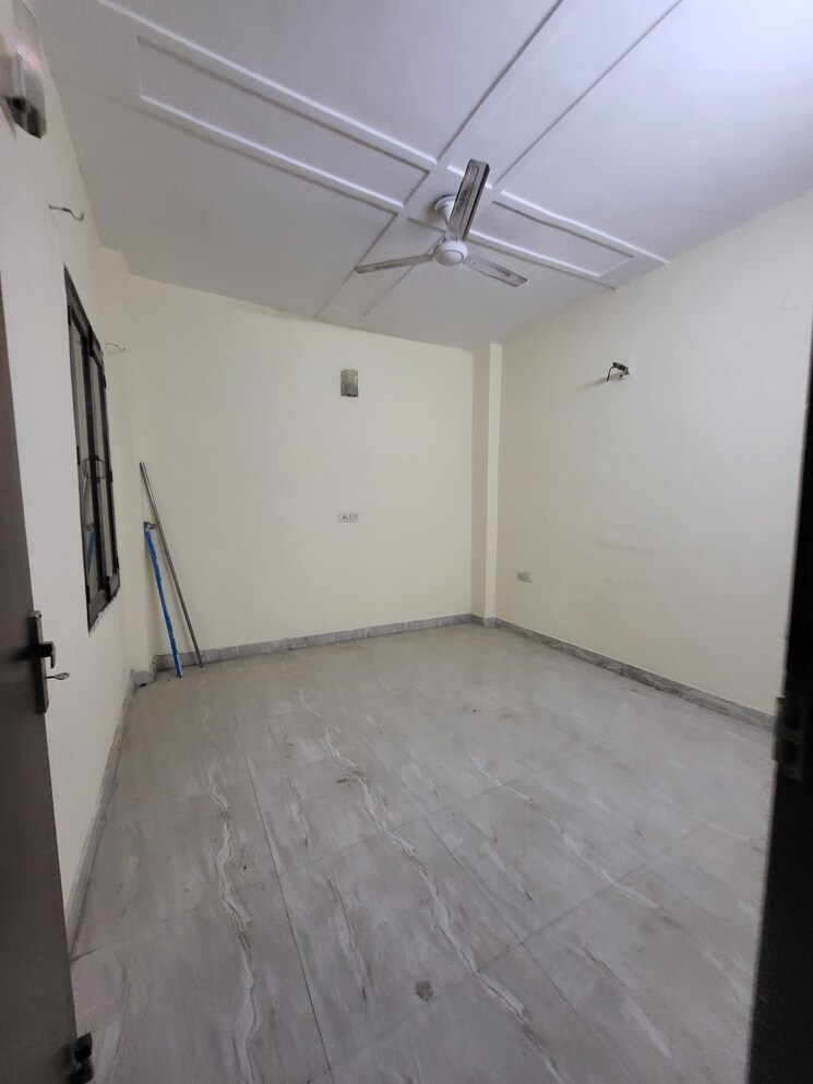 Bathroom, sector 16 a 3 Bedroom 1980 Sq.Ft. Builder Floor In Sector 16 A Faridabad 8328415