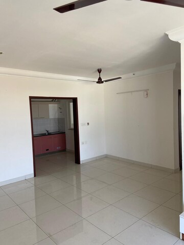 Room in 2 BHK Apartment at Prestige Royale Gardens, Gantiganahalli – for Rent
