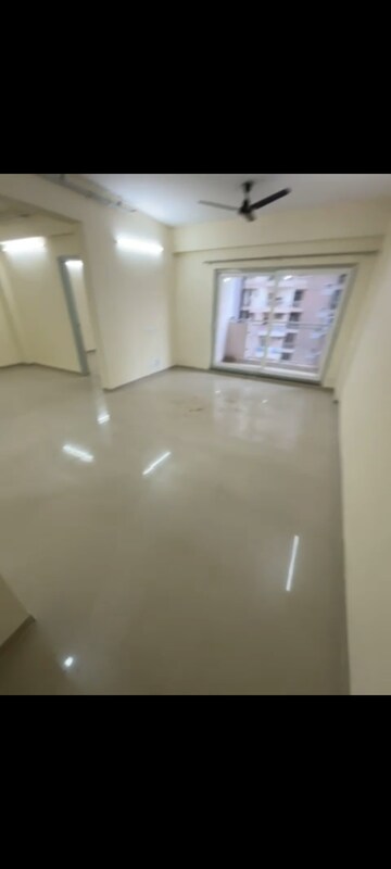 Room in 3 BHK Apartment at Shri Radha Sky Park, Sector 16b Greater Noida – for Rent