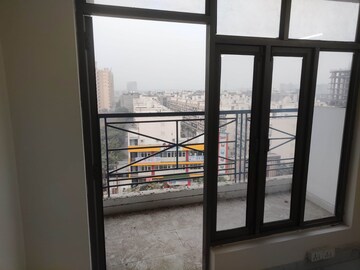 Room in 1 BHK Apartment at Vaishali Sector 5 – for Rent