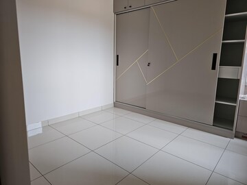 Room in 2 BHK Apartment at Prestige Finsbury Park Hyde, Bagaluru  – for Rent