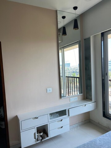 Room in 2 BHK Apartment at Triveni Apartment Andheri, Andheri East – for Rent